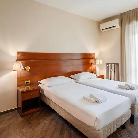 Excelsior Hotel 3*