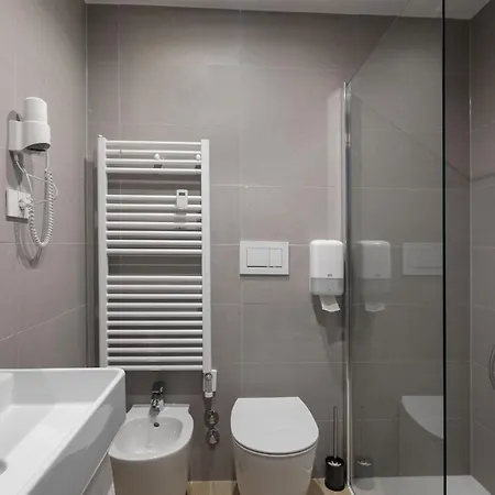 Excelsior Hotel 3*
