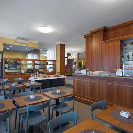Excelsior 3* Pavie